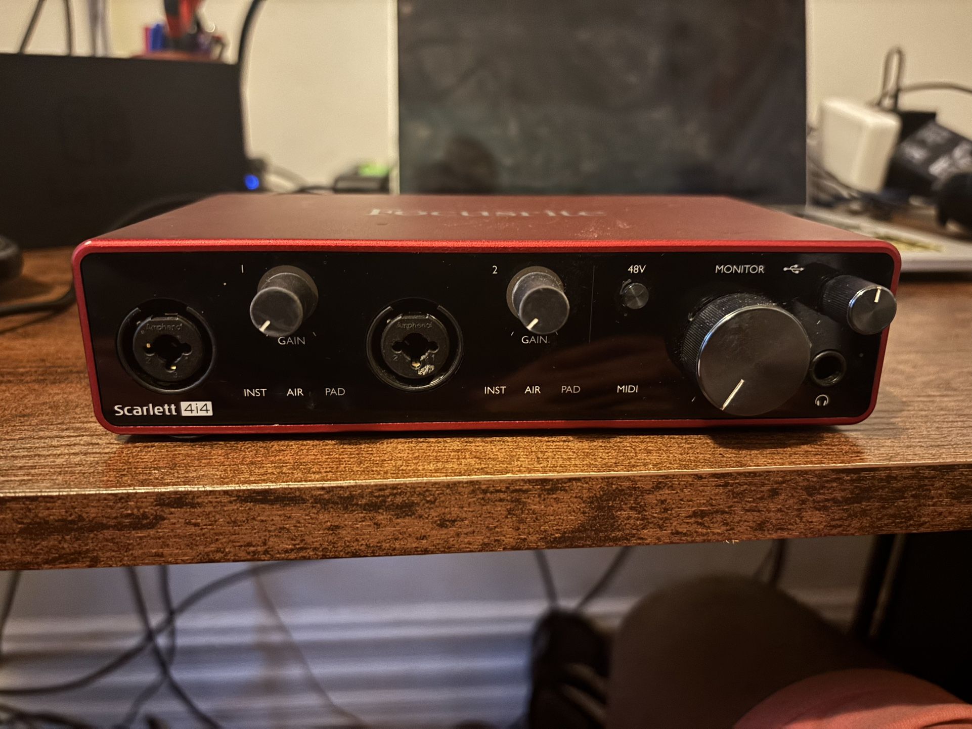Focusrite Scarlett 4i4 USB-C Audio/MIDI Interface (4th Generation)