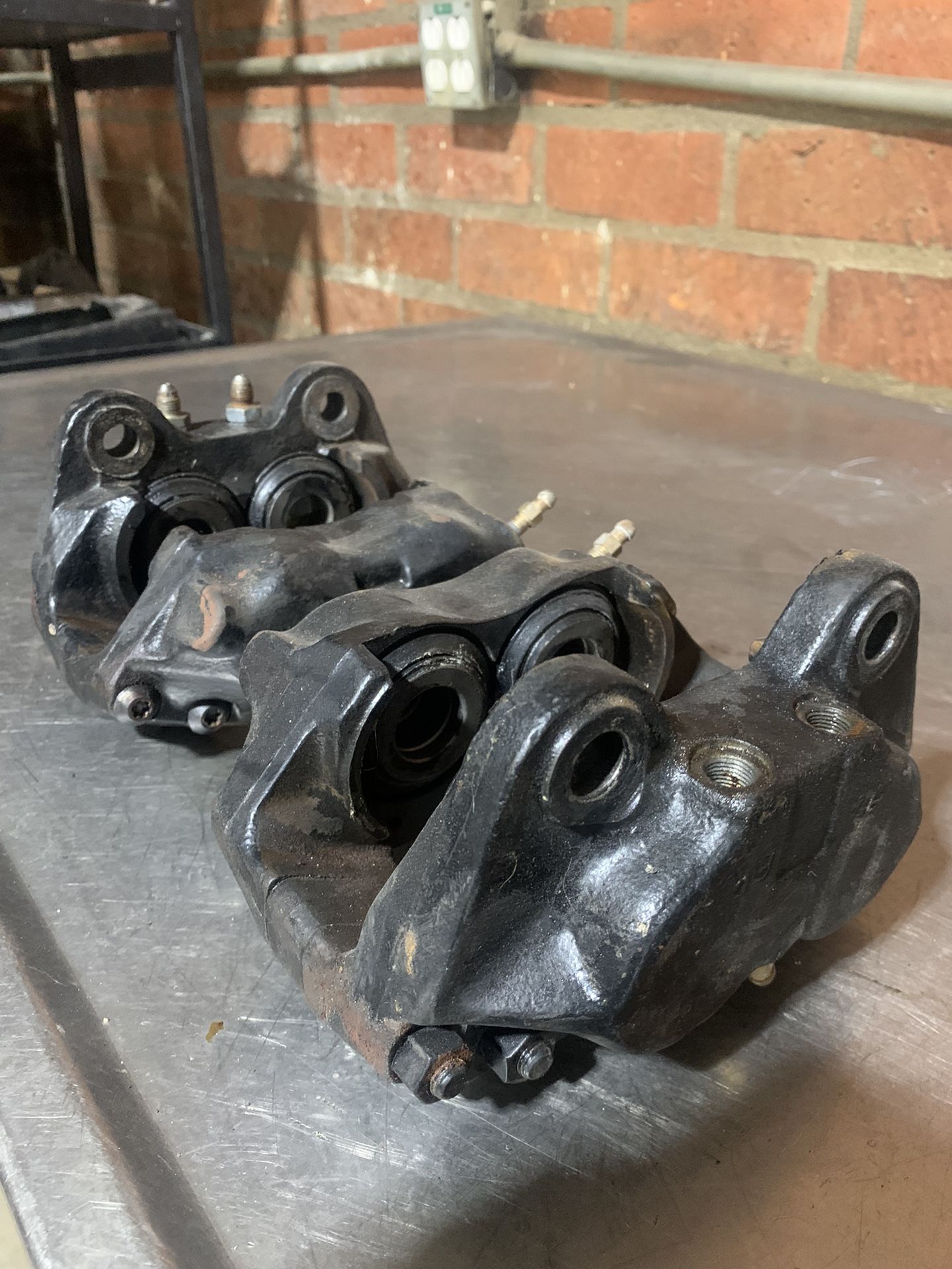 Ferrari 400I (Front And Back Calipers)