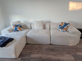 Like New – 122" Modular Cloud Sectional Sofa with Ottoman (Beige Chenille)