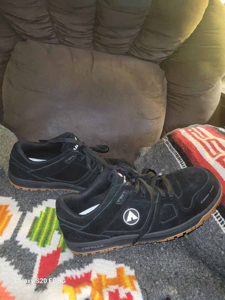Air Walk Men's Work Shoes