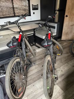 2 Electric bikes with batteries and charger