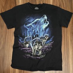 DOM Wolf Pack Med Black Graphic Tee Purple Blue Nature Animal