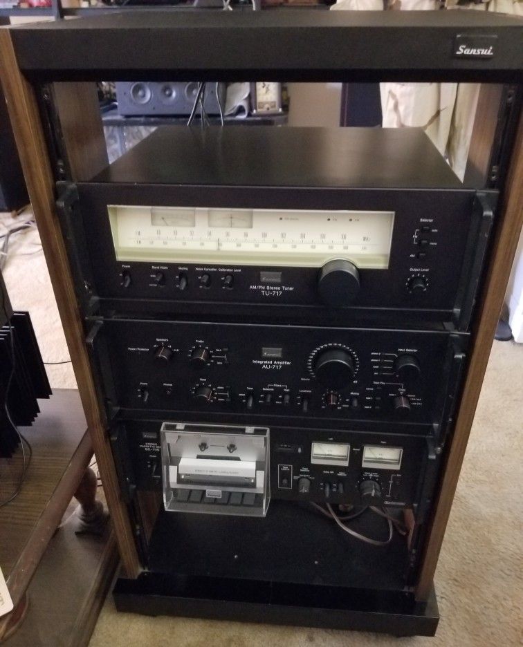 Sansui Vintage Stereo Components Rack Mounted Vintage Excellent AU-717 TU-717