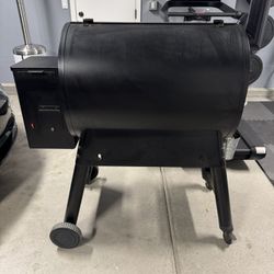 🔥 Traeger Pro 780 Pellet Grill – Front Shelf, Cover & Brand New D2 Controller Included 🔥