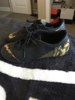 Zapatos de fútbol seminuevo size 7