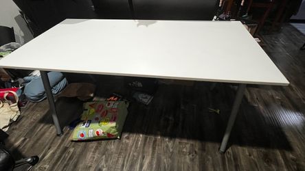 White Desk with Silver Legs