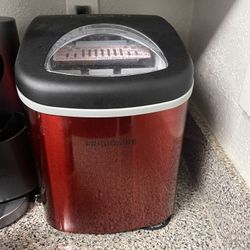 Ice maker