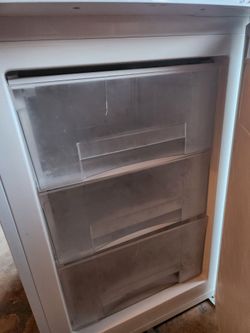 Mini fridge