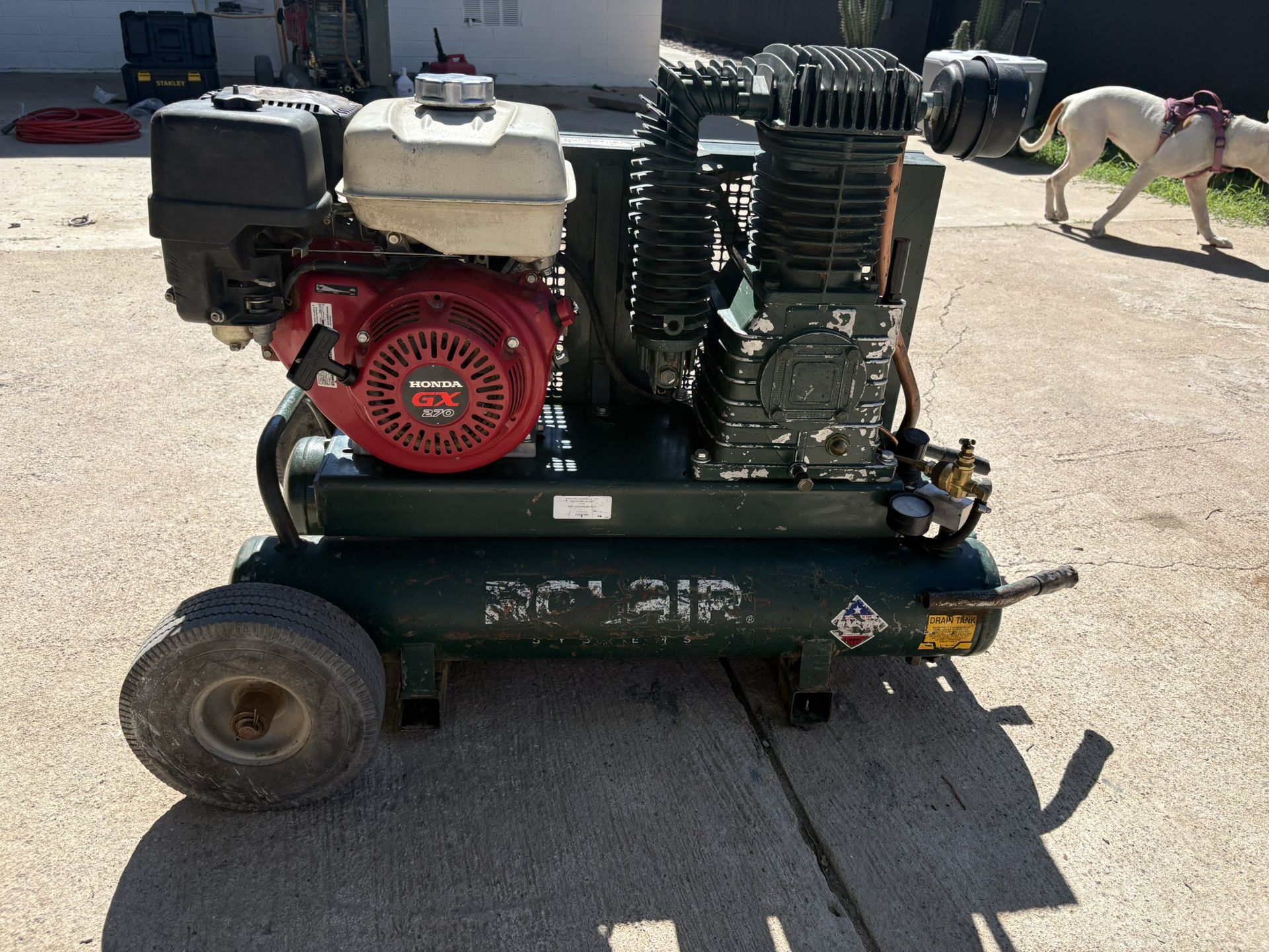 Gas compressor