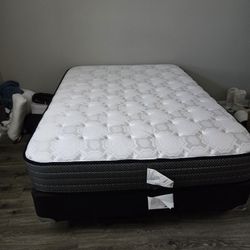Full.size Bed, Box Frame And Stand