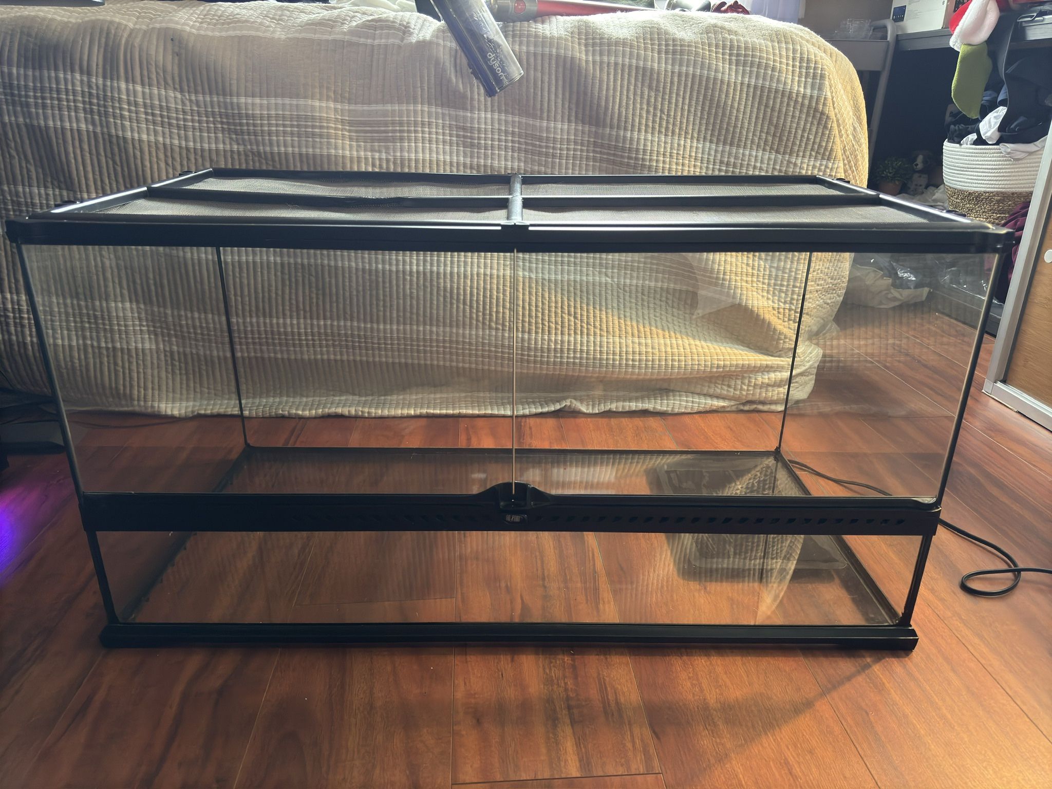 Exo Terra Enclosure with More (READ DESCRIPTION)