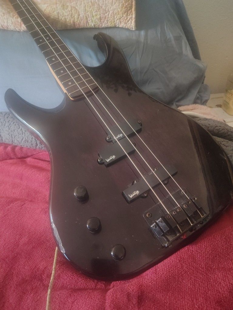 Vantage 4 String Bass. Guitar