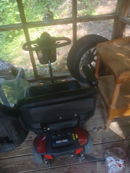Almost New Gogo All Terrian Motorized Scooter
