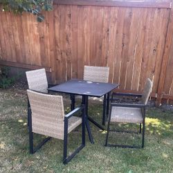 ALL WEATHER EXTERIOR/INTERIOR CHAIRS AND TABLE