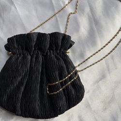 Vintage Women’s Black Satin Goldtone Chain Strap kissLock Closure Evening Bag