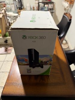 Xbox 360 4GB Console in Box