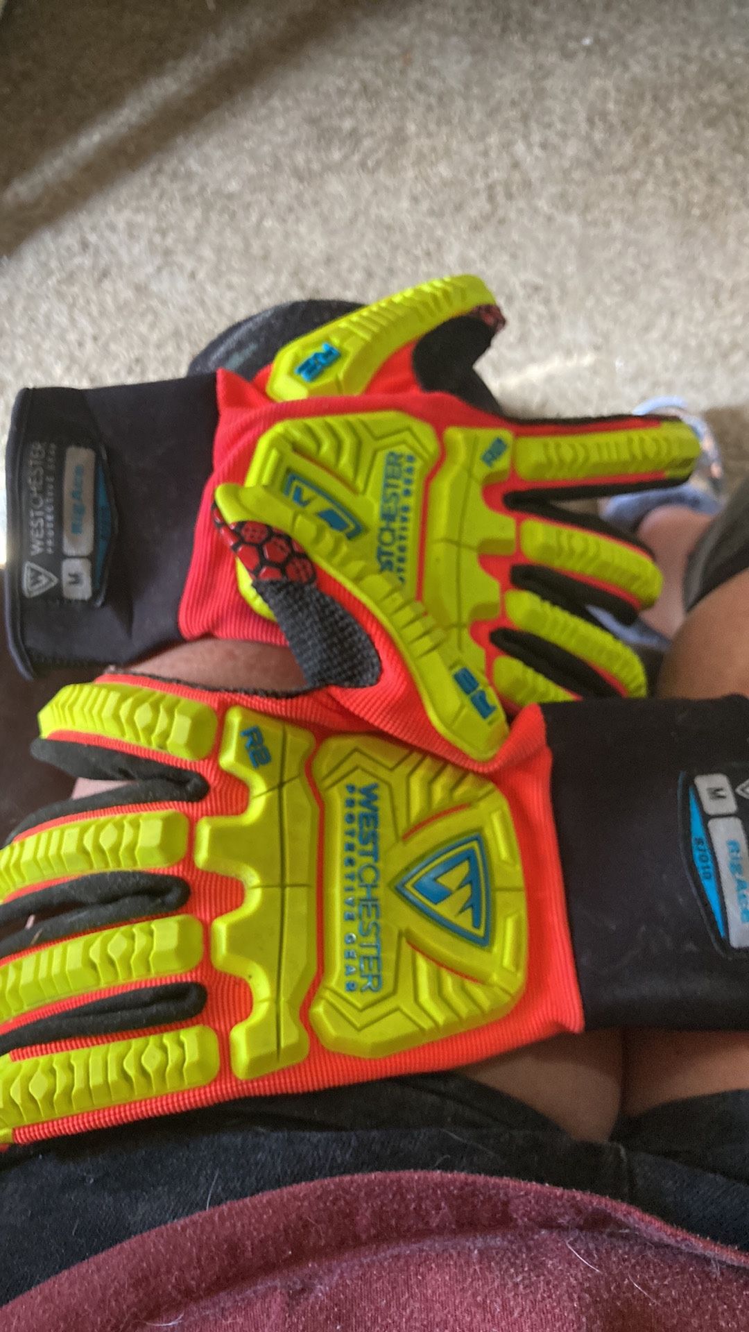 Motorcycle gloves
