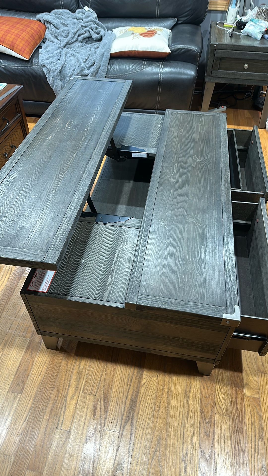 Lift Up Split Table For Living Room In Very Good Shape!