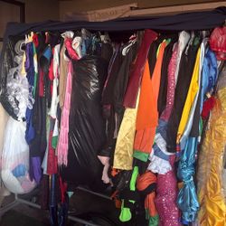 Halloween costumes For sale  In bulk - Opportunity 