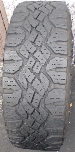 1- Goodyear Wrangler LT 285-75-18