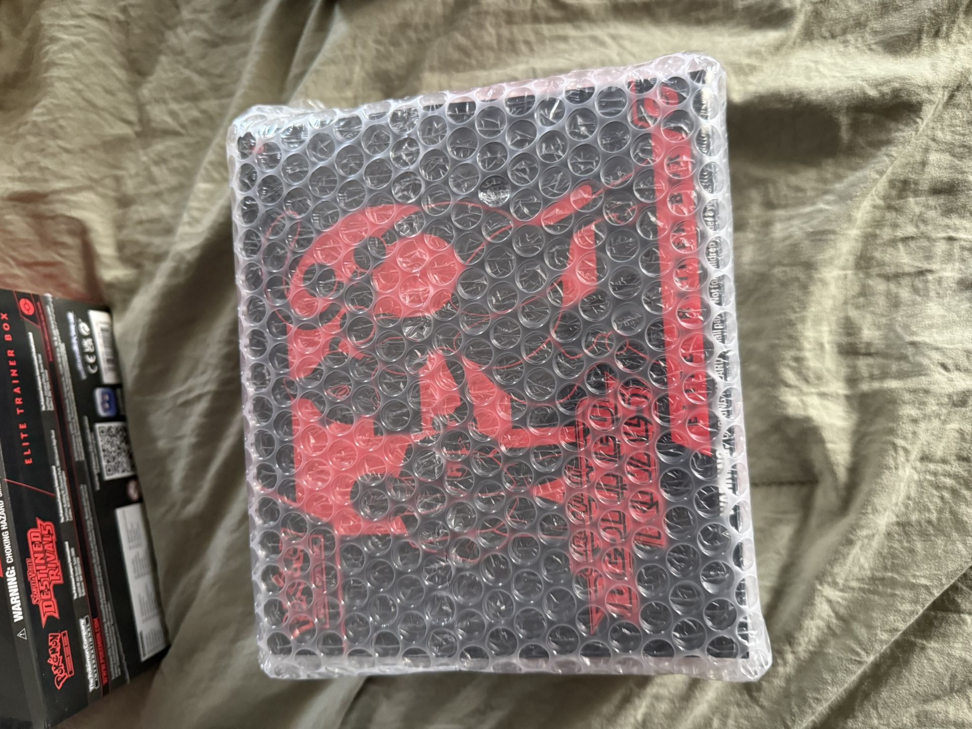 Pokemon Destine Rivals ETB
