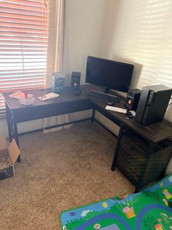 L shaped desk with drawers