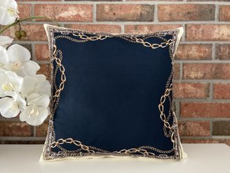Decorative throw pillow