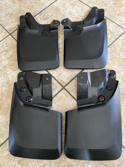 Mad guards OEM Toyota Tacoma 2023 Li. NEW fit 2016 To 2023 Perfect Condition 