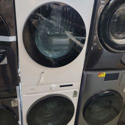 New Samsung AI Laundry Hub Single Unit Electric 220volt