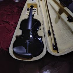 4/4 Black Violin And Accessories 