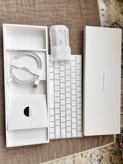 Apple keyboard and mouse set - New