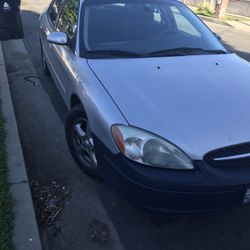 2002 Ford Taurus