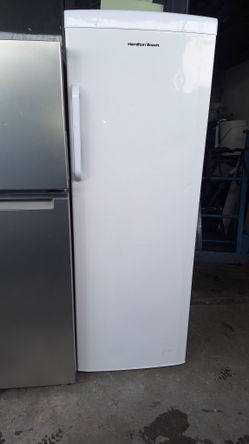 UPRIGHT FREZZER (SMALL)