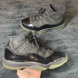 Jordan 11 Retro Cap And Gown