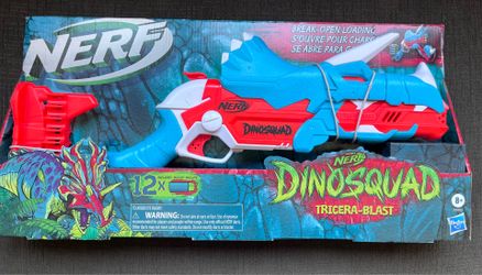Nerf DinoSquad Tricera-Blast Dart Blaster, 12 Official Nerf Darts