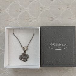 Jorge Revilla 4 leaf clover necklace