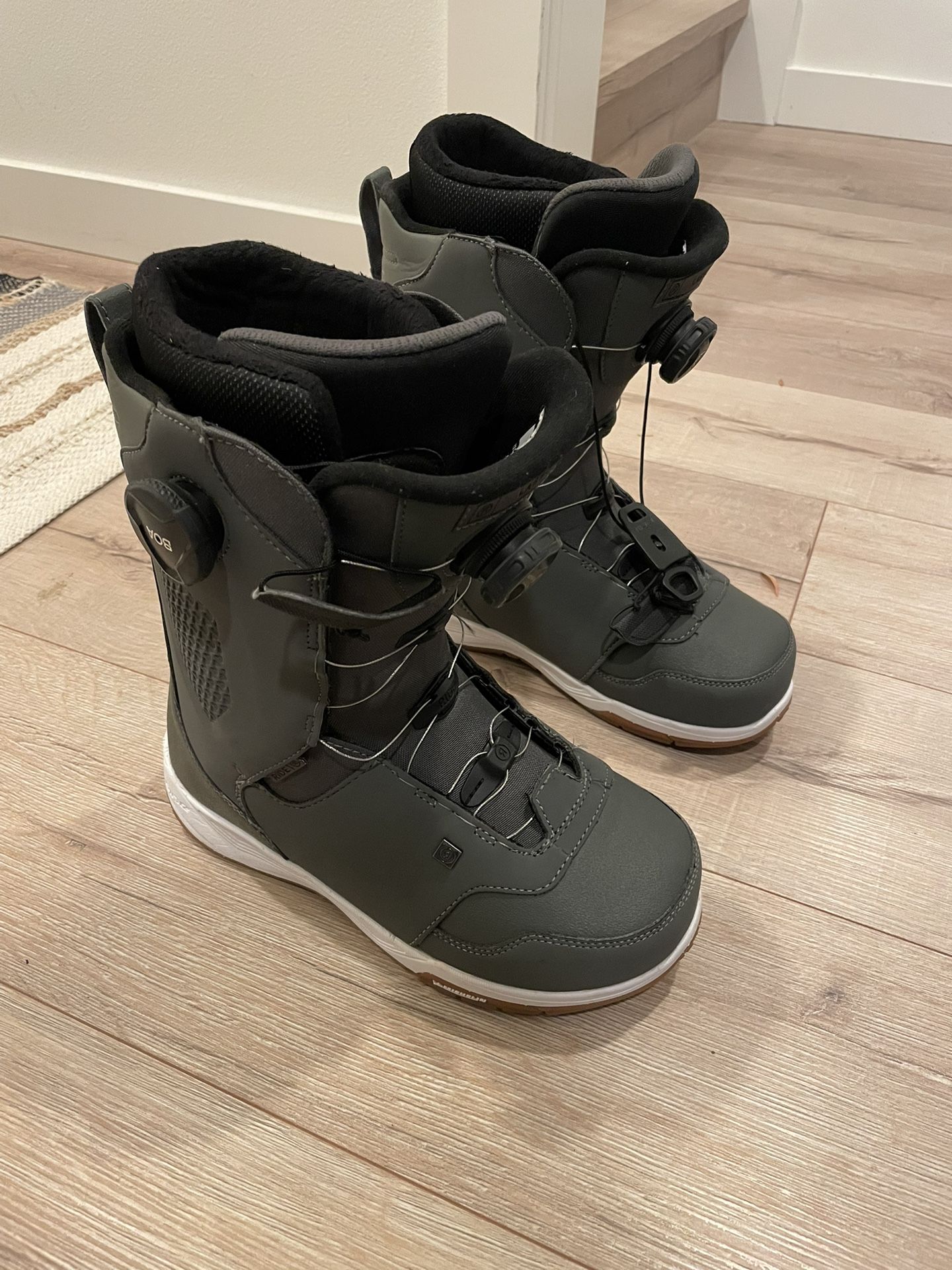 Men’s Ride Snowboard Boots Size 7, Like New