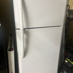 Frigidaire Refrigerator 