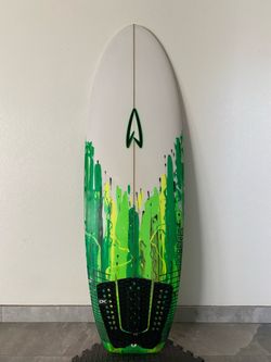5’7 Roberts Floaty Surfboard