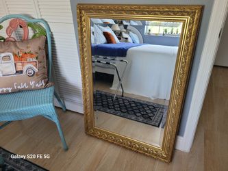 Large Guilded Gold Frammed Mirror