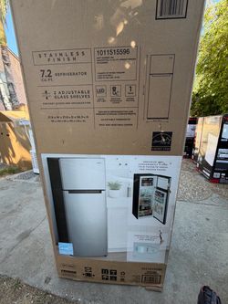 7.2 Cu. Ft. Stainless Finish Top-Freezer Refrigerator