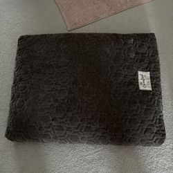 HappyTails Quilted Dog Bed