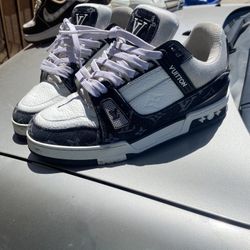 Louis Vuitton Trainer Sneaker 