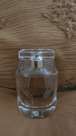 VICTORIA 'S SECRET ANGEL