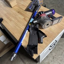 Dyson V8 Cordless Vacuum 