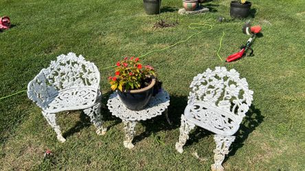 Three-piece rod iron outdoor set