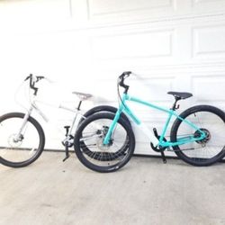 2 X Specialized Roll 2.0 Brand New Size Medium 480$  Or Xl  550$ Wheels 27.5 Multiple Speeds Disc Brakes  