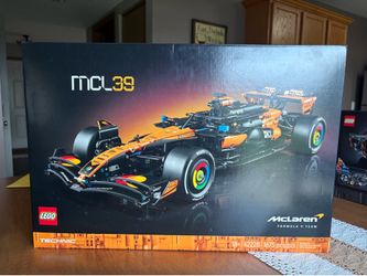 LEGO set 42228 McLaren