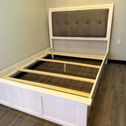 White Wood Queen Bed Set