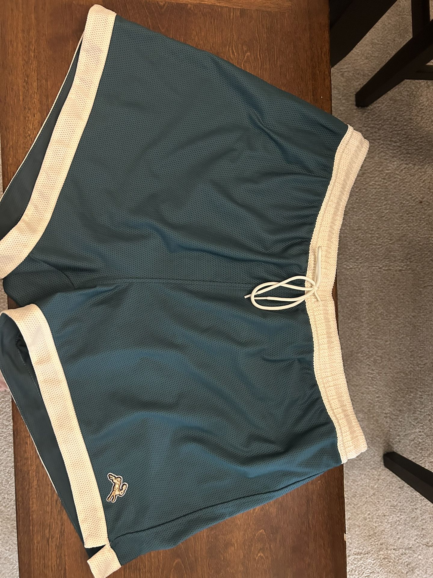 Tracksmith Shorts Men’s Large